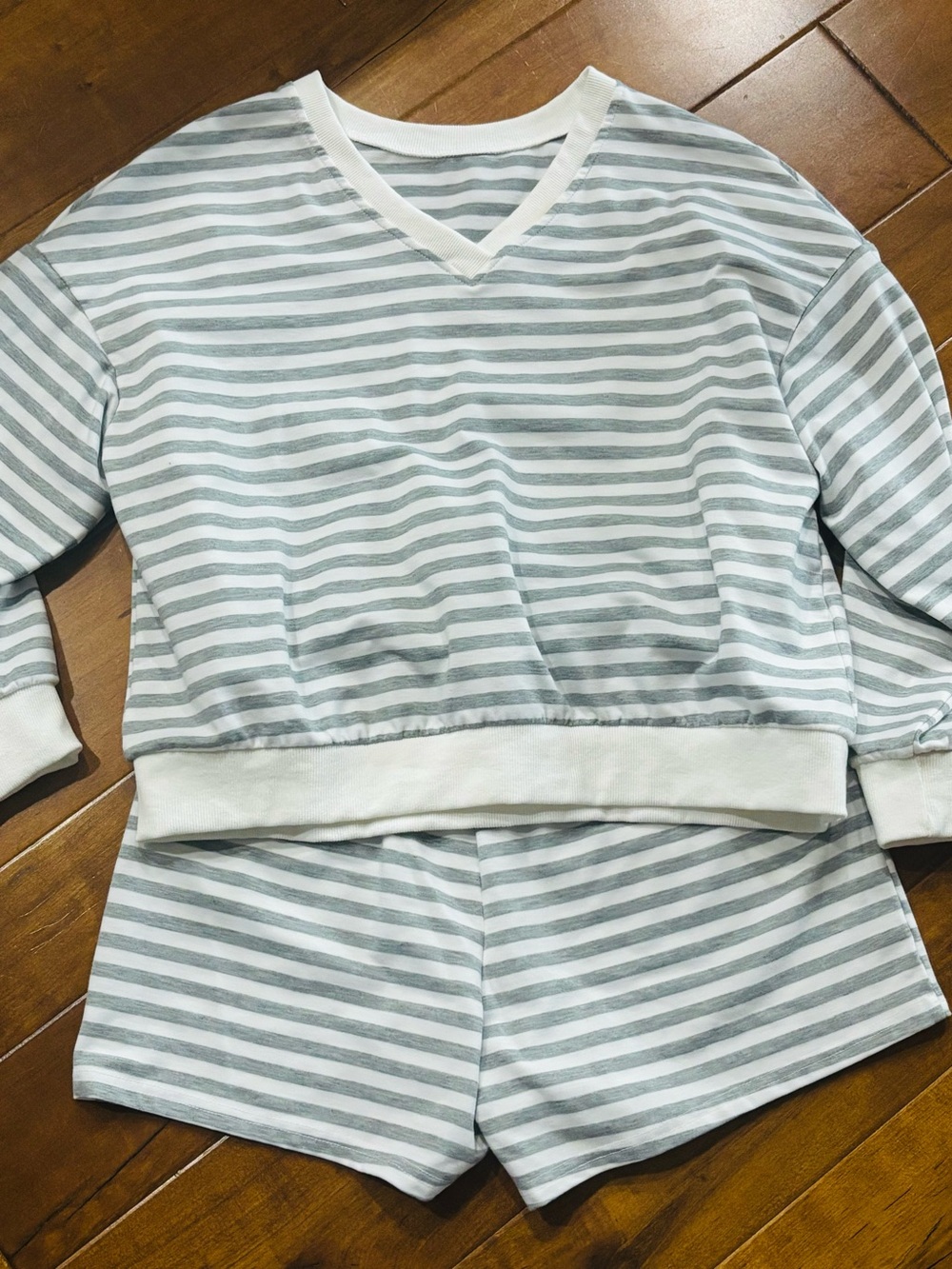 Womenโs Striped Gray & White Soft Cotton Lounge Set